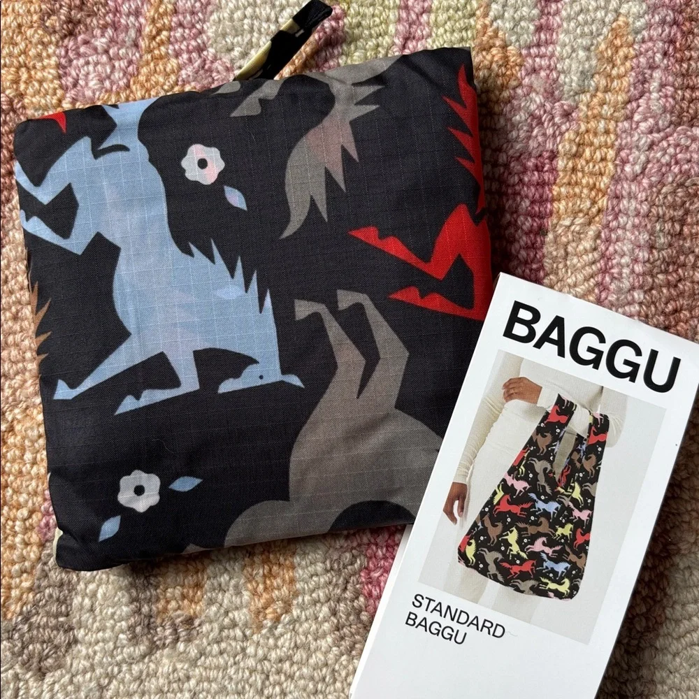 🍦HOST PICK🍦🐴BAGGU NWT standard BAGGU Horse Cut Outs 🐴